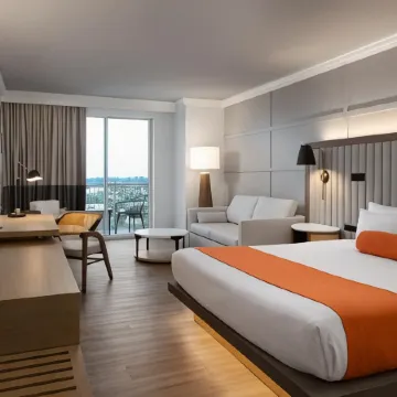 Riverside Hotel Отели рядом с достопримечательностью «Museum of Discovery and Science»