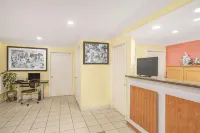 Super 8 by Wyndham Sumter Hotels in Sumter