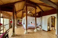 Villa Louise Hue Beach Boutique Hotel - Jacuzzi