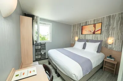 Logis Hôtel - le Relais du Parisis Hotel dekat Adventist Church from Mitry Mory