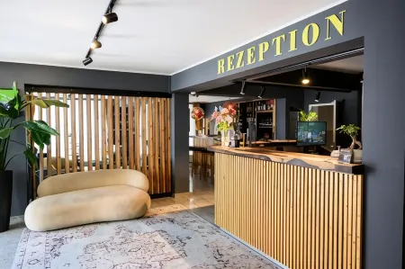 Nikii City Hotel Отели в г. Леверкузен