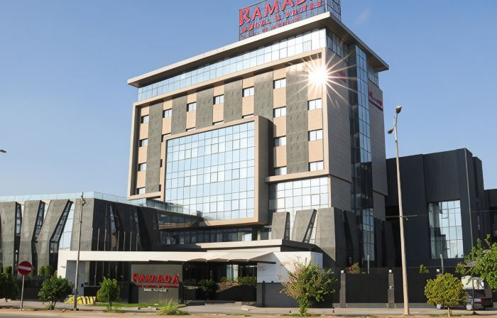 Ramada Hotel & Suites by Wyndham Erbil 32 Park