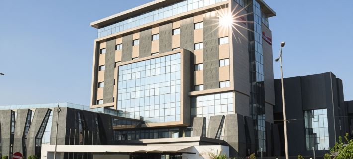 Ramada Hotel & Suites by Wyndham Erbil 32 Park アルビールのホテル