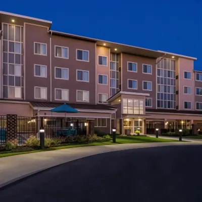 Residence Inn Decatur Các khách sạn gần Carnegie Visual Arts Center