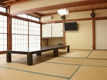 Manazuru Shiosai Shinkan Отели в г. Манадзуру