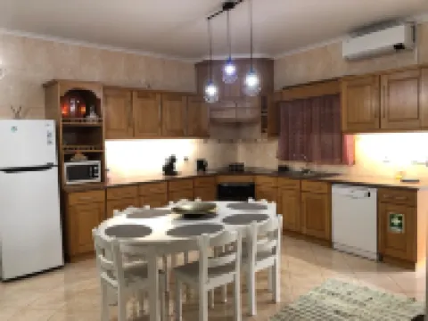 Spacious, Garden, and Private Parking