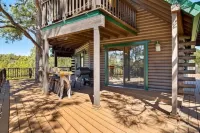 The Treehouse a 4-bedroom log cabin on 3 acres in Heber-Overgaard