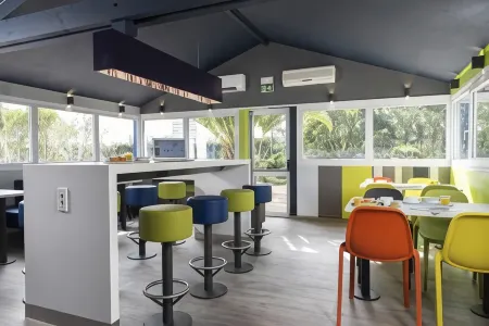 Ibis Budget Béziers Est la Giniesse Отели в г. Безье