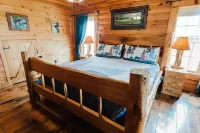 Graceful Awestruck Perfect Mountain Views with Pool Access by RedAwning