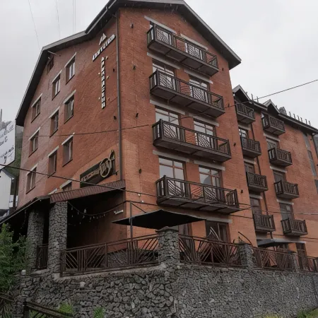 Alpijskij Hotel