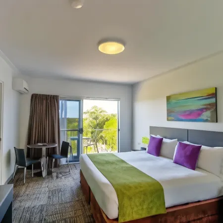 Mackay Oceanside Central Hotel Official