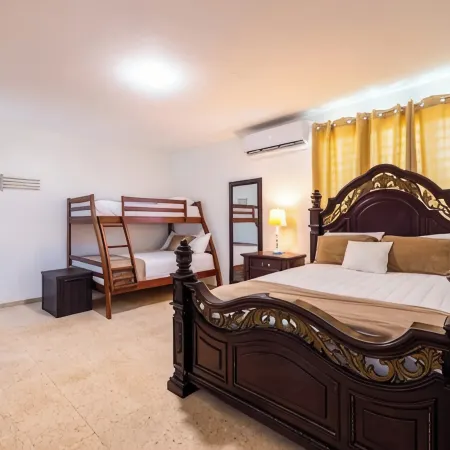 Chris Guest House, 2nd Floor with Shared Pool