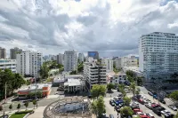 Walk to Beach & Restaurants 1Br w/City Views