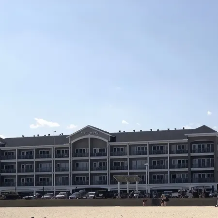 Ocean Front Pent House Beautiful Beach View Full Furnished Family Vacation Condo