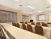 컴포트 인 & 스위트 맥콤 - 2성급