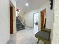 Spacious 5-bedroom house with AC, WiFi near to the beach