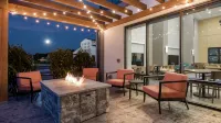 HAMPTON INN AND SUITES BY HILTON INTERCOURSE