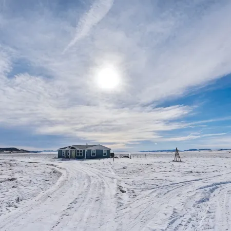 Private 40-Acre Estate - Hot Tub under the Milky Way - 40 Min to Breckenridge