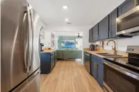 Coastal Comfort 2BR Getaway St Pete - Condos
