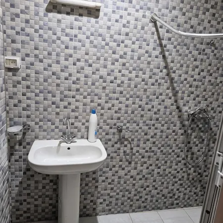 Pleasant Villa with Large Living Room, 2 New Bedrooms, Garden and Motorized Garage.