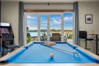 Luxury Beach House & Apartment, Hot Tub, Kayaks, Fire Pits, Game Room