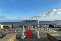 Shoreline Hotel