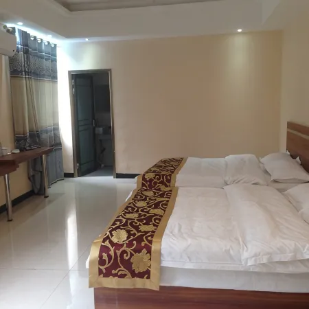 Ceheng Xiangxi Hotel