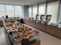 J Town Serviced Apartments&Hotel - breakfast