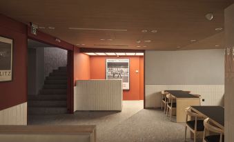 RedDot Hotel
