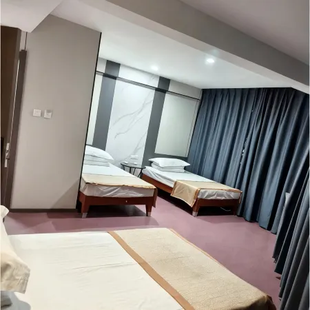 Dongning Hualong Hotel