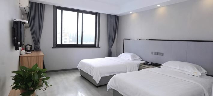 Hongqinglou Guest Room Department (Longmian East Road Shop) Hotels in Tongcheng