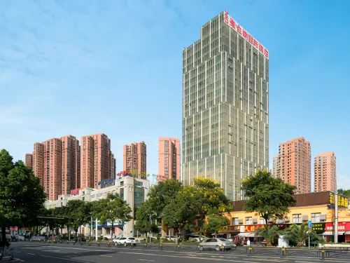 Vienna International Hotel (Hubei Yichang East Railway Station Wuyi Square)