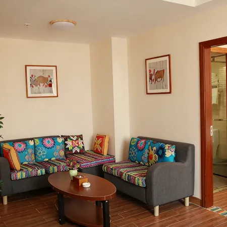 Sanyuesan Theme Hotel