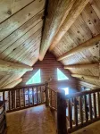 Waterfall View Cabin at White Buffalo Lodge;Family-friendly with lake access - Chalets