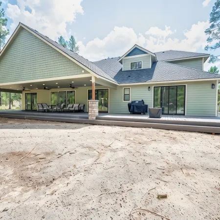 Custom home, 1.17 acres, 5 beds, 5 bath, sleeps 12+, Hot Tub, 80" TV, Pool Table
