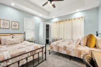 Dtwn Kck - 6 Beds with Pool Table & Arcade Games - 7 Min to Pnl! - Homestays