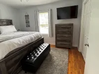 Charming 2-bedroom house on 1+ acres in West Paducah with Patio, Firepit & Wifi - 3つ星