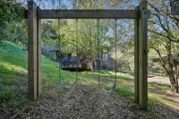 Romantic Lodge in Point Reyes-Inverness: Picturesque Retreat - 4-Star
