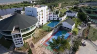 The Grove Essipong Beach Resort - bar