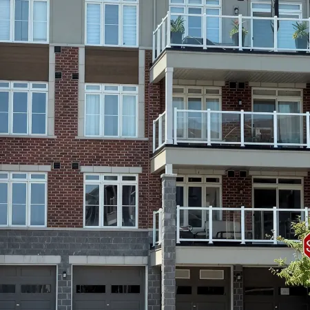 Premier Host • Lux 2Br Pickering Retreat • AC, WiFi & Free Parking Hotels in Pickering