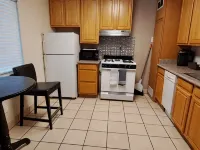Cozy Downtown Apartment Hoteles en Martinez