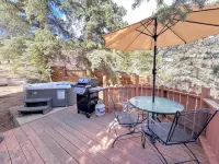 Romantic Mountain Cabin w/ Hot Tub. Near Rocky Mountain National Park. - Chalets