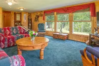 Spacious 5-bedroom house in serene Clam Lake with WiFi - Wifi