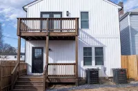 Charming Getaway in the Heart of RVA-No Cleaning Fee - Parvekkeita
