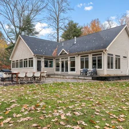 Luxurious Lake George Getaway