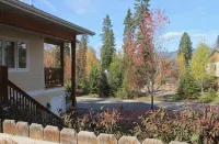 Luxurious Townhome Minutes From Beautiful Downtown, Golf Course, And Ski Area - 발코니