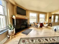 Great View! Wilma Building - Downtown Missoula - 4-Star
