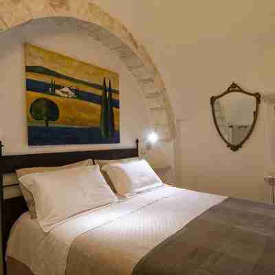Itria Valley Trulli - Pomegranate Trulli with heated pool and Jacuzzi Rooms
