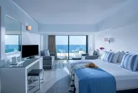 Peninsula Resort & Spa - 4-Star