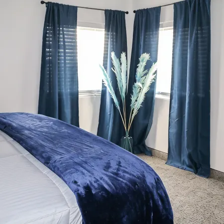 Entire Home- 2 King Beds, Close to Zion,